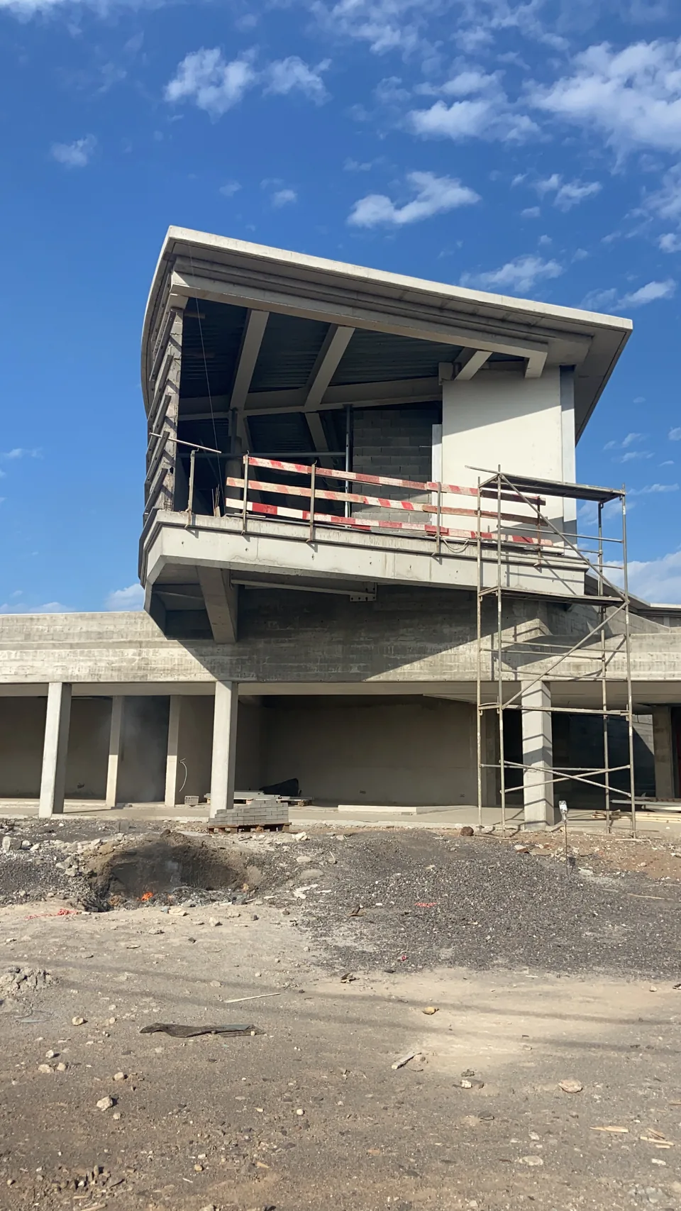 Corpo em consola do Training Center da NOSi durante a obra