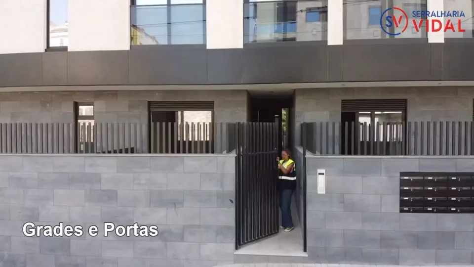 Portão de entrada do Edifício Vista Mar